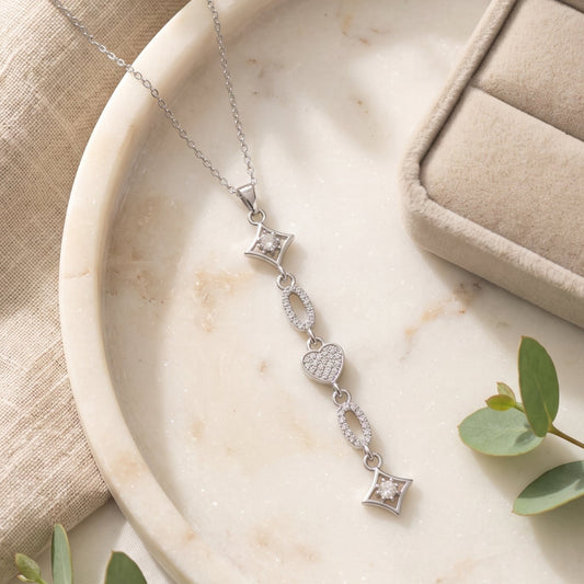 Collier argenté à pendentif cœur scintillant – Céleste