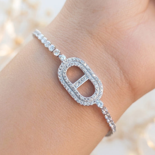 Bracelet argenté à boucle entrelacée – Eternity Loop